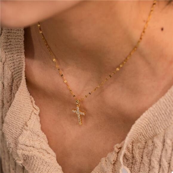 18K Gold-Plated Cross Pendant Necklace - Picture 5 of 6